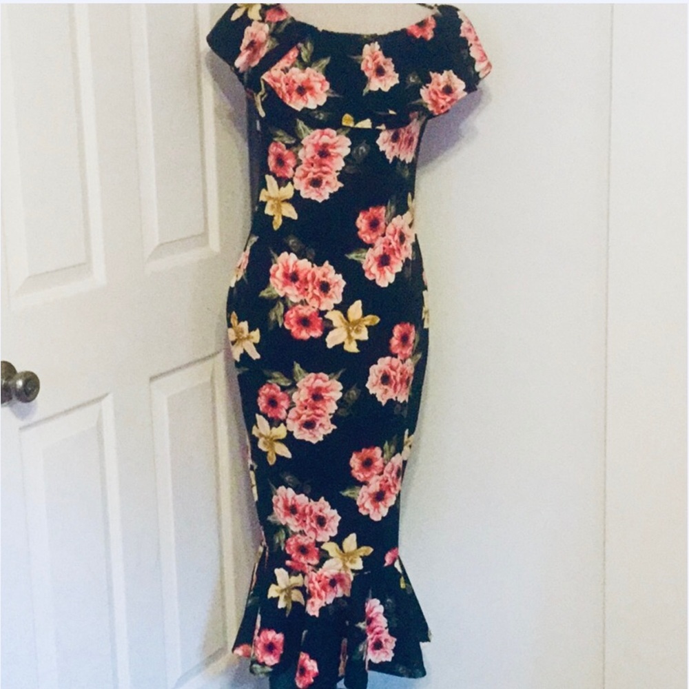 Black Floral Peplum Off The Shoulders Midi Dress - Picture 5 of 11